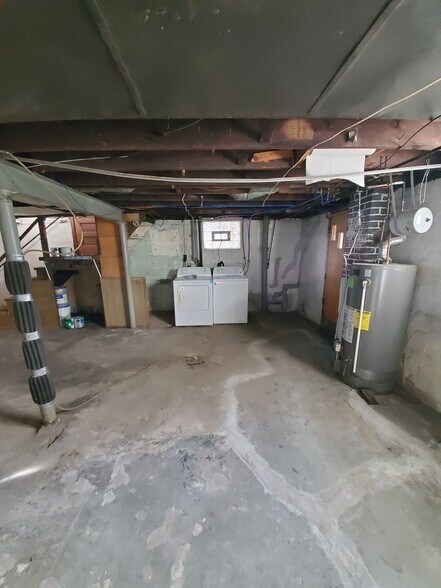 Building Photo - 4714 Sylvan Ave