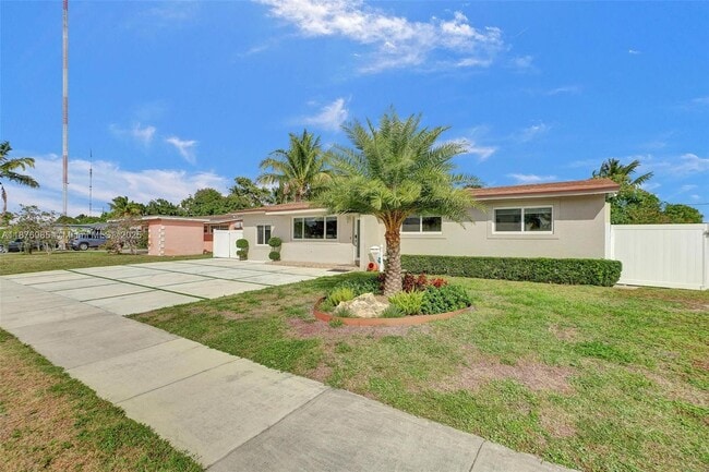 Building Photo - 19625 NW 6th Pl