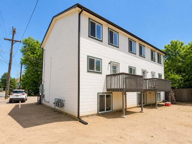 Building Photo - 803 S Logan Ave
