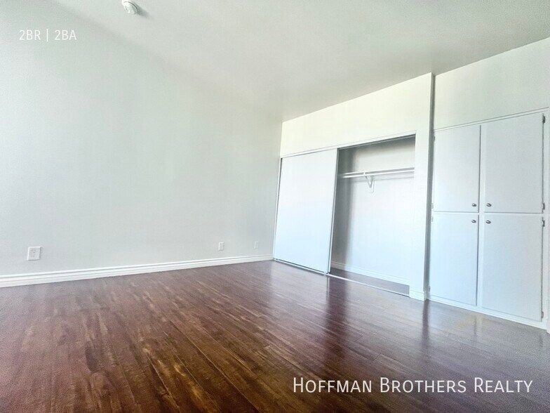 Building Photo - 945 Serrano Ave