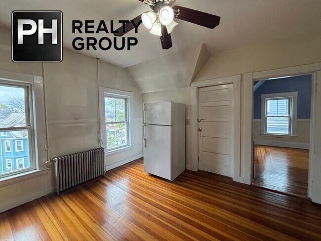Building Photo - Park Road, Belmont, MA 02478 - 2 BR 1 BA triplex
