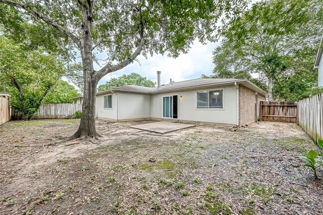 Building Photo - 28811 Stapleford St