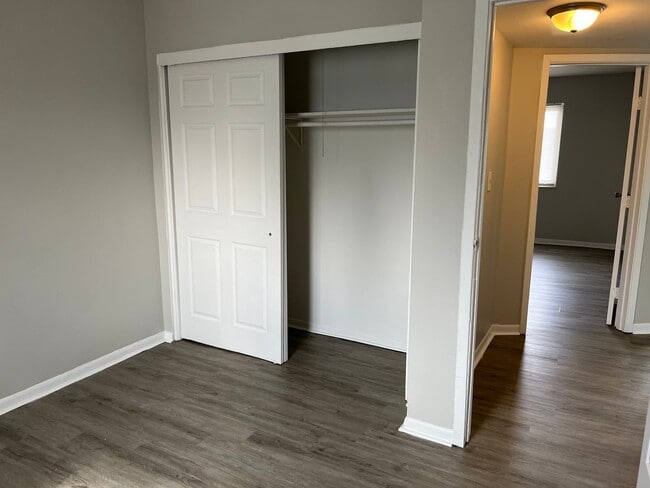 Building Photo - East Ridge Apartments - Remodeled 2 bedroom unit w/ Balcony