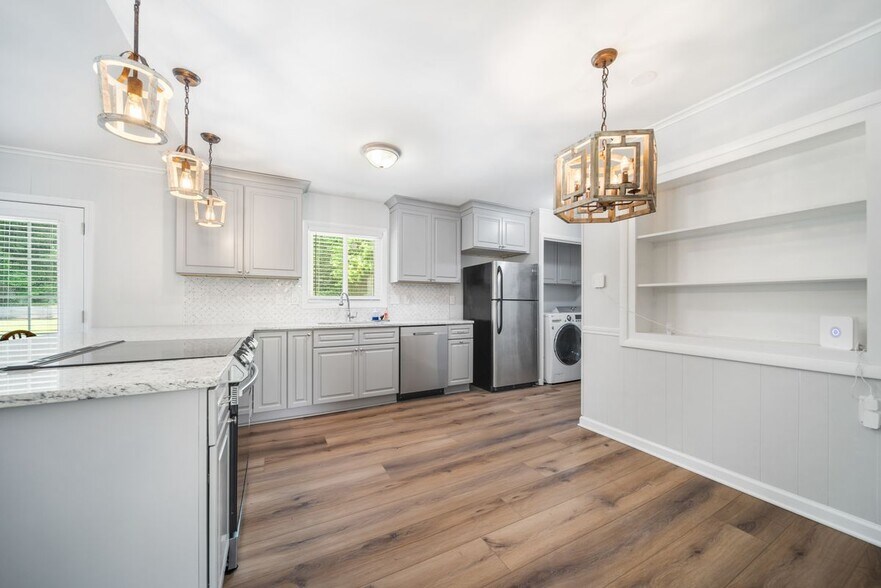 Building Photo - 4019 Flintridge Dr