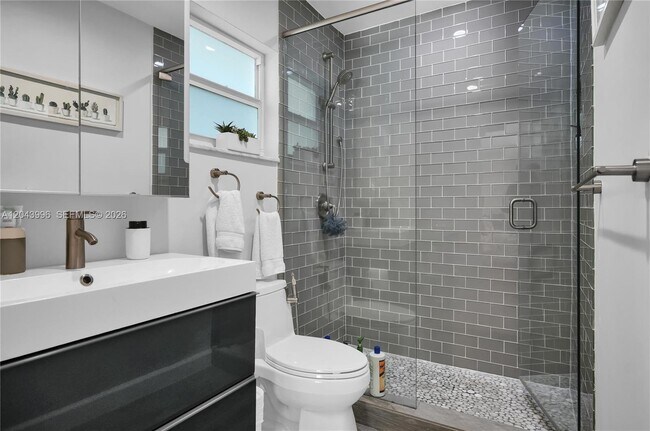 Building Photo - 5721 SW 59th Ct