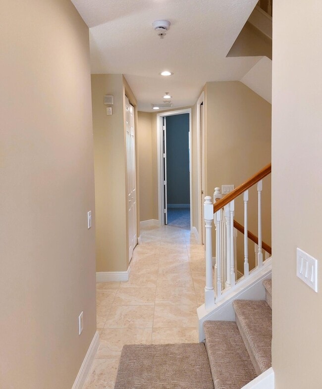 Building Photo - 12675 SE Old Cypress Dr