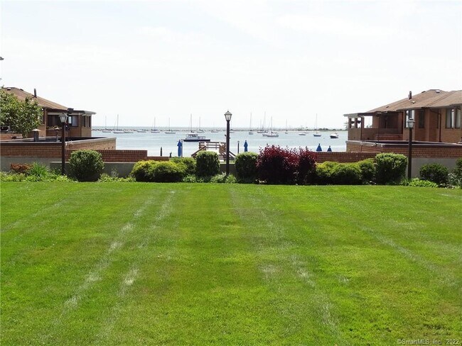 Building Photo - 350 Grovers Ave