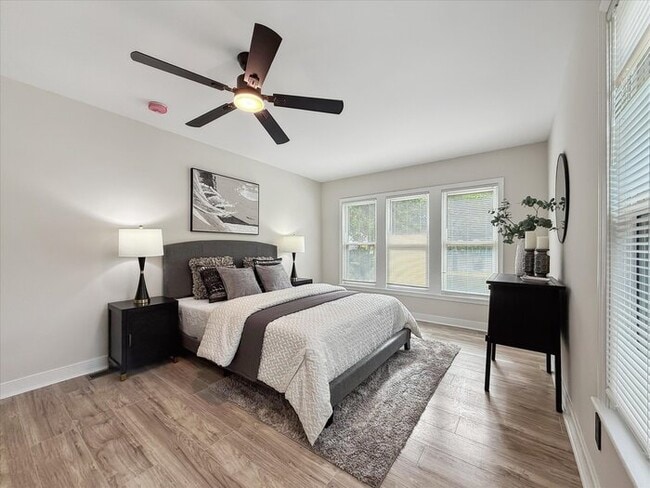 Building Photo - 3885 Strawberry Plains Rd