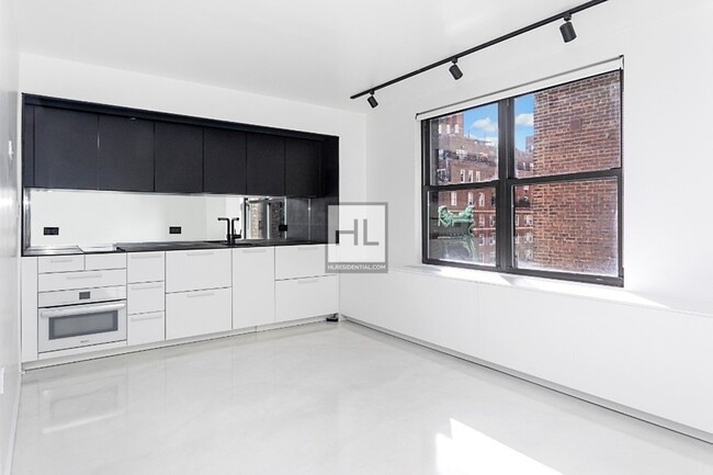 Building Photo - Madison Avenue