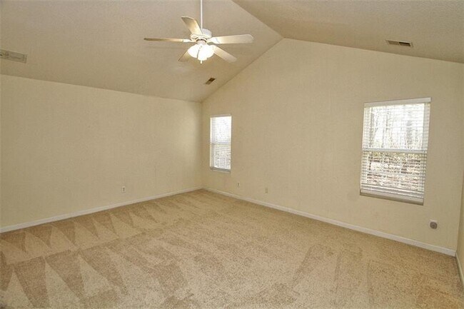 Building Photo - 2510 Fort Daniels Dr NE
