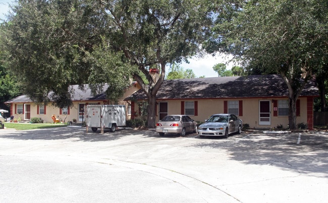 Primary Photo - Blanchard Court Apartments