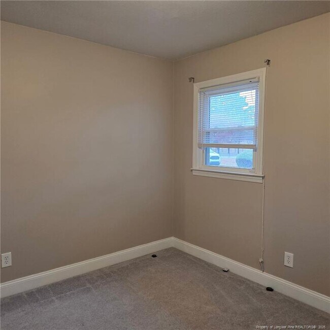 Building Photo - 1401 Greenock Ave