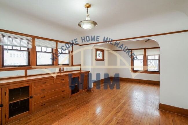 Building Photo - 1603 E Hampshire St