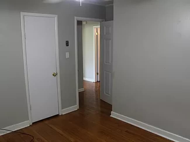 Building Photo - Welcome Home - 3 Bedroom 1.5 Bathroom Fami...