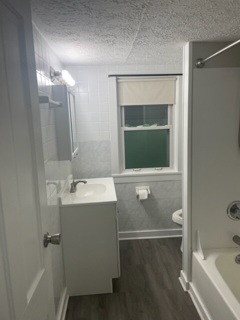 Building Photo - 2786 Hudson Dr