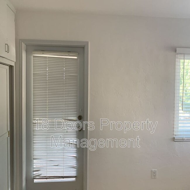 Building Photo - 5167 Tipton St