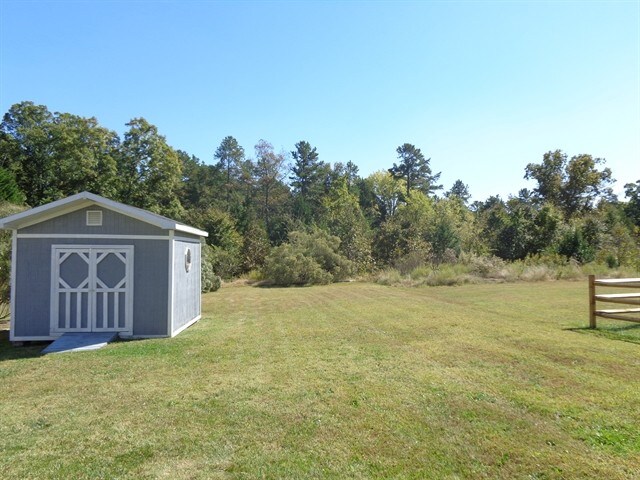 Building Photo - 2556 Governors Pointe Ct NE