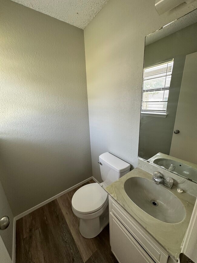 Building Photo - 1617 Partridge Pl