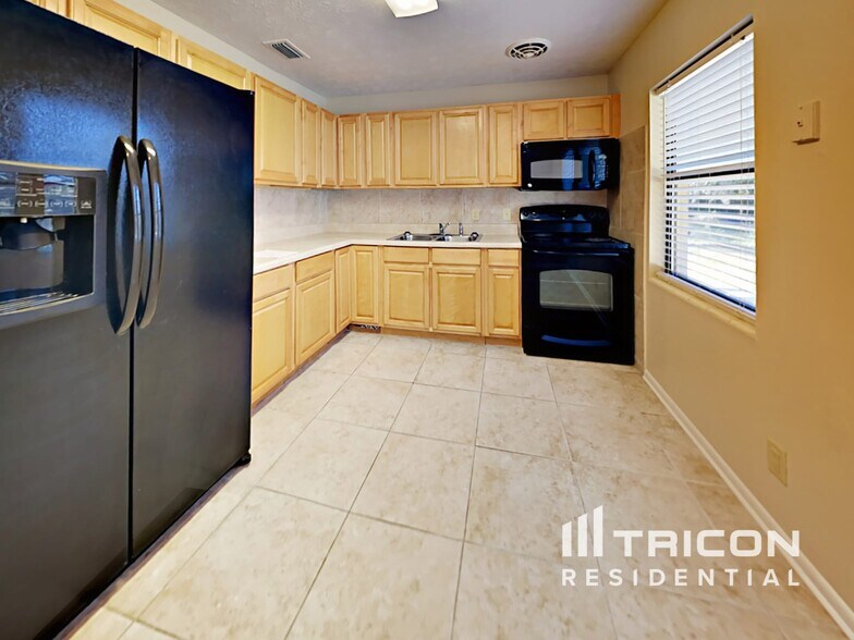 Building Photo - 10506 Dodd Rd