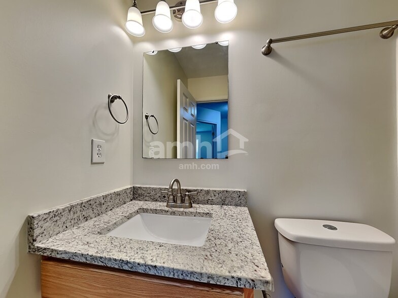 Building Photo - 371 Derby Ct