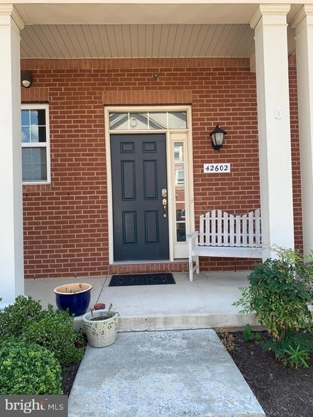 Building Photo - 42602 Hardage Terrace