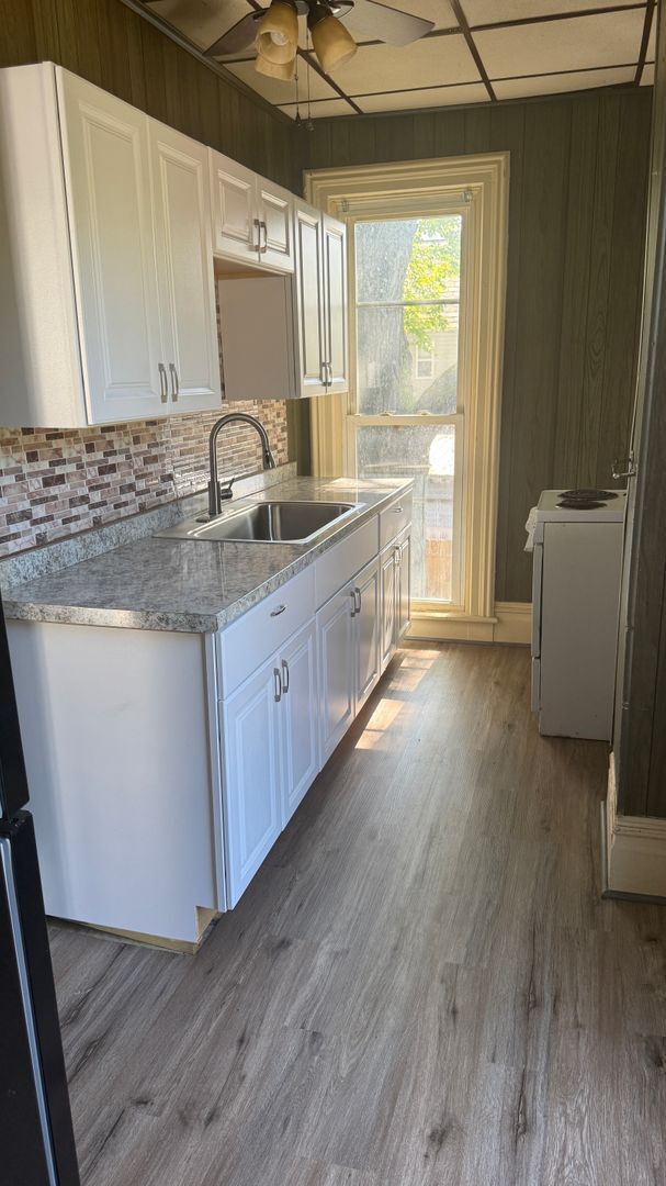 Building Photo - 83 S Mercer St