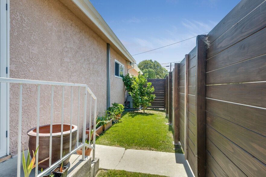 Building Photo - 4098 West 137th Street