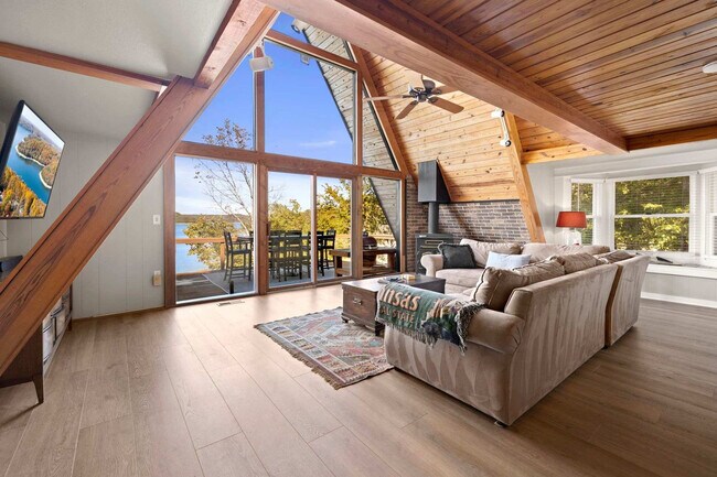 Building Photo - 9063 Mundell Rd