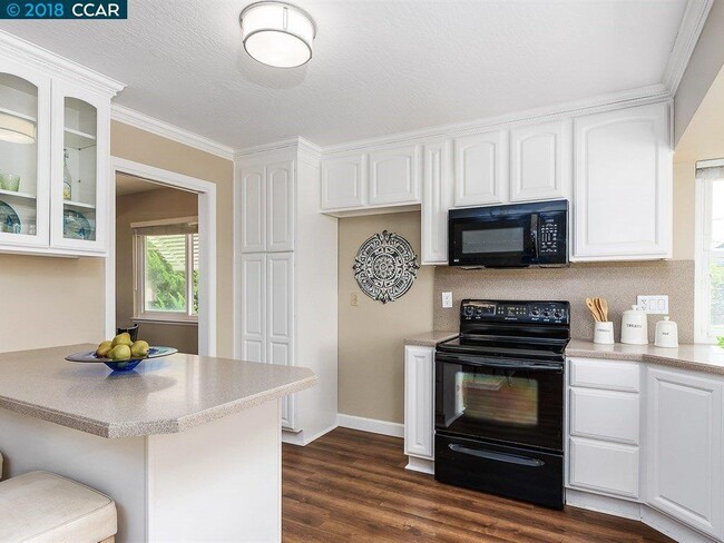 Building Photo - 7796 Woodren Ct