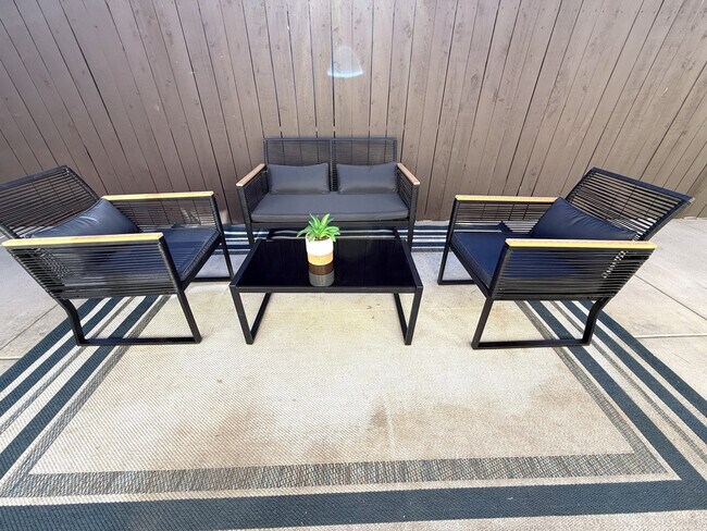 Building Photo - 451 E Lincoln Ave