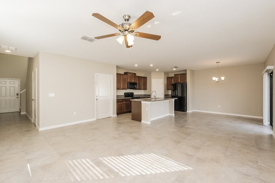 Building Photo - 4323 Globe Thistle Dr
