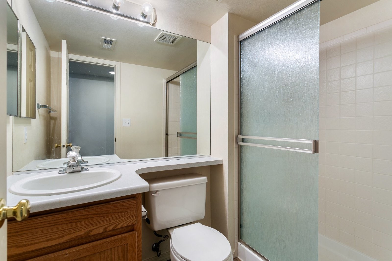 Building Photo - Spacious 4-Bedroom Home with Finished Base...