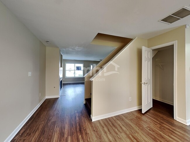 Building Photo - 12523 Doe Ln