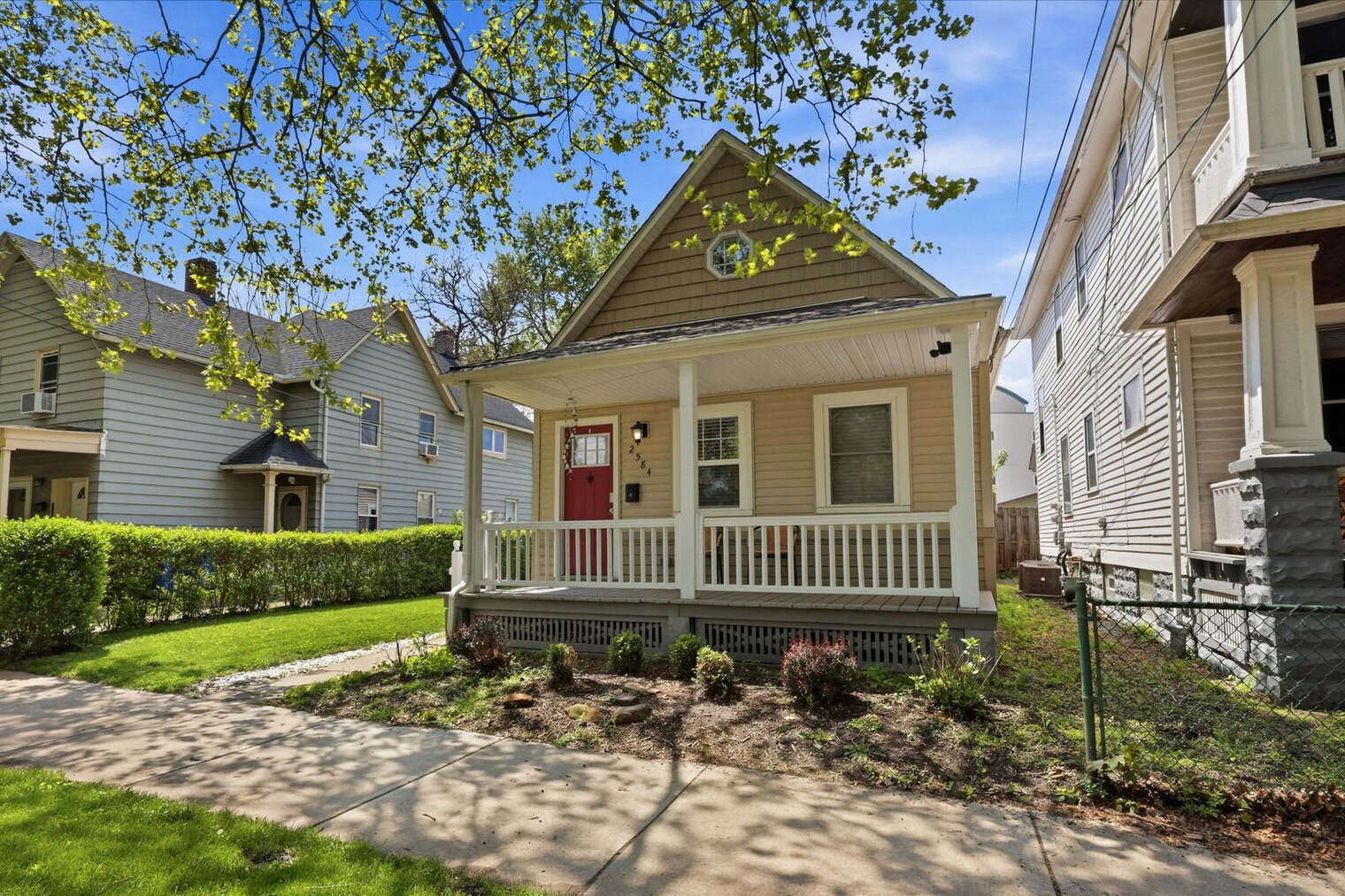 Building Photo - 2584 W 11th St