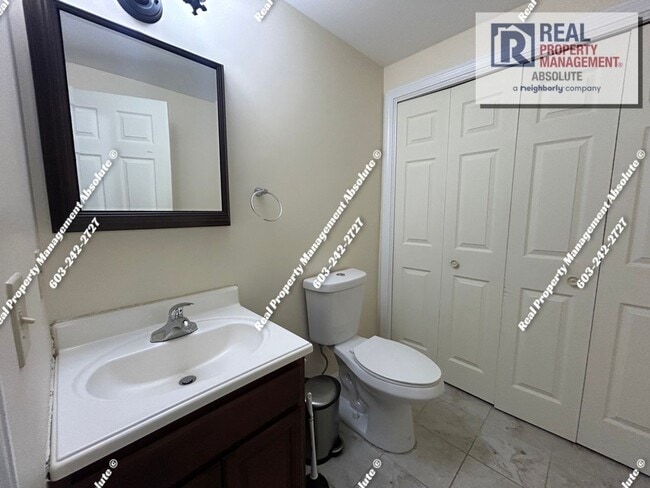 Building Photo - Spacious 3 bed 2.5 bath Townhome in Kessle...