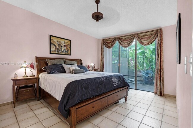 Building Photo - 3761 Alcantara Ave