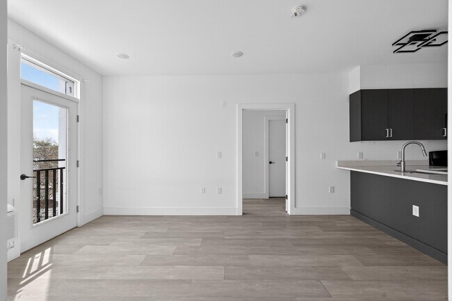 Building Photo - 43-45-45 W 32nd St