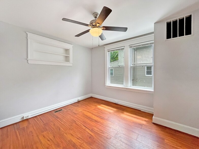 Building Photo - 1955 N Cleveland St