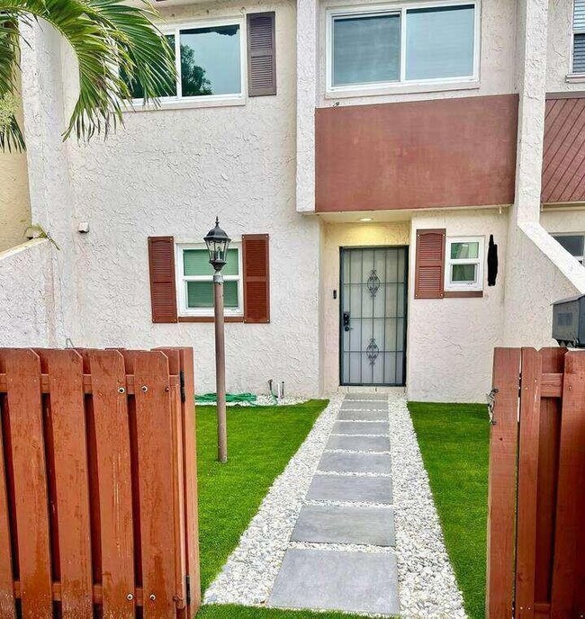 Building Photo - 6843 NW 29th Ave