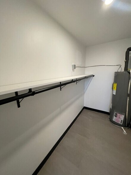 Building Photo - 480 Myrtle St