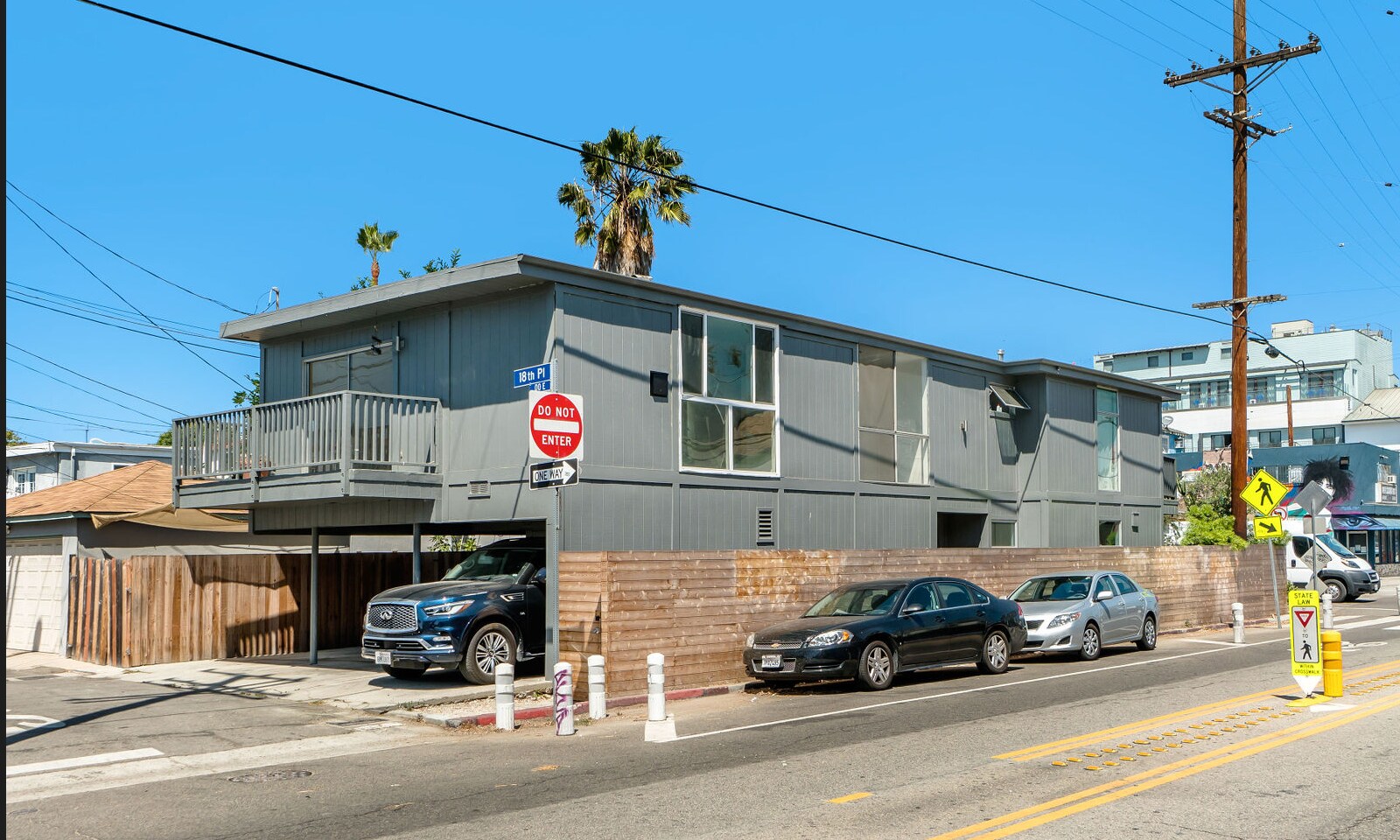 Gated entry to upstairs unit - 40 18th Ave