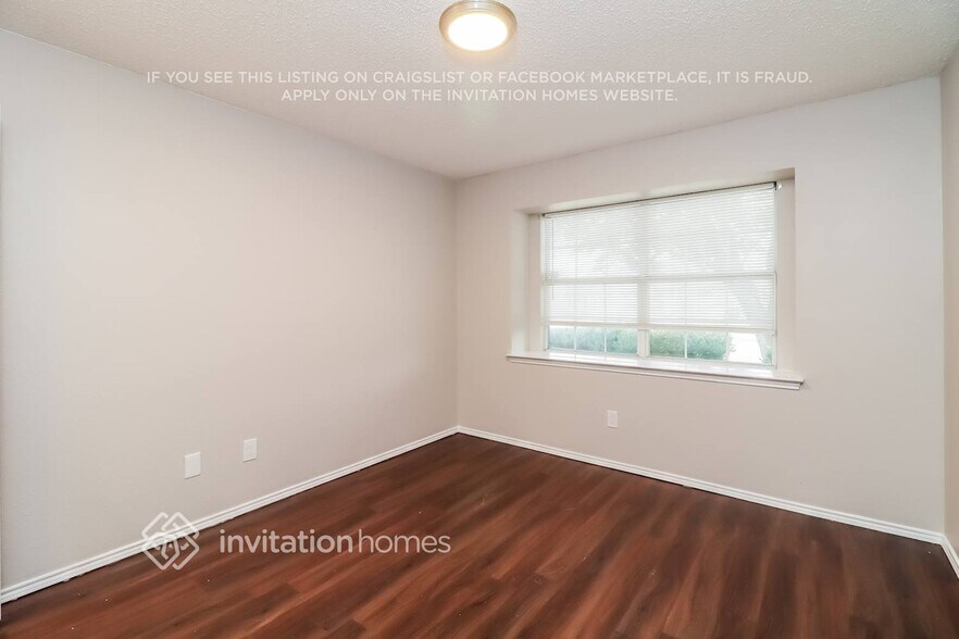 Building Photo - 944 Carlin Ln