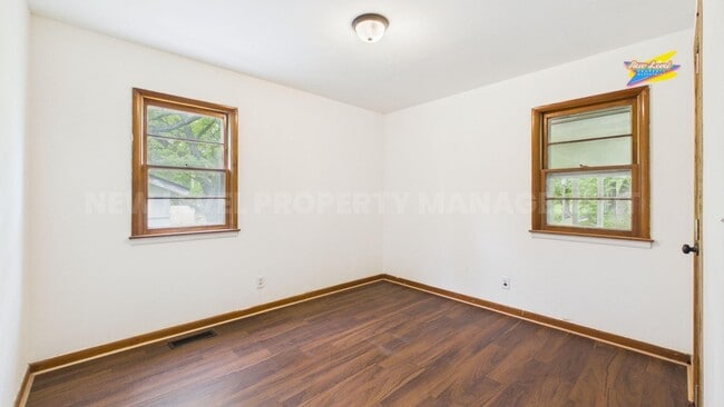 Building Photo - 4704 SW 101st Terrace