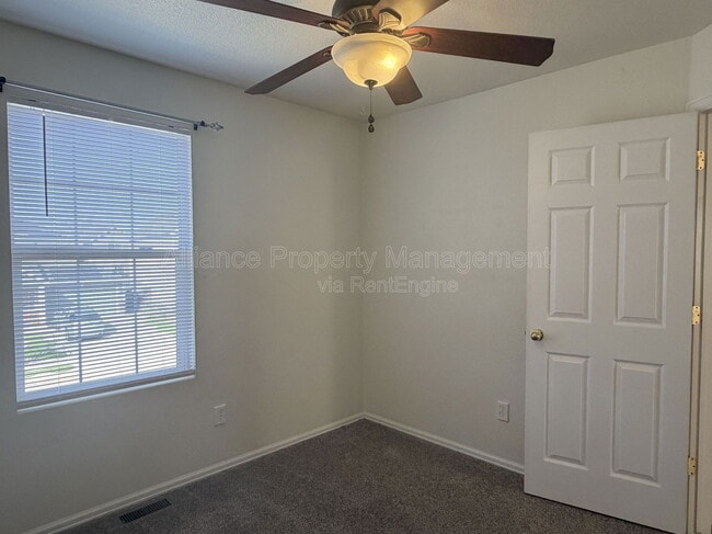 Building Photo - 6243 Riverdale Dr