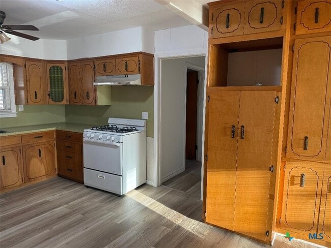 Building Photo - 1321 Ave I