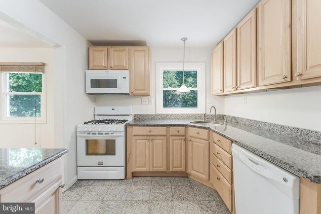 Building Photo - 13805 Fulmer Dr