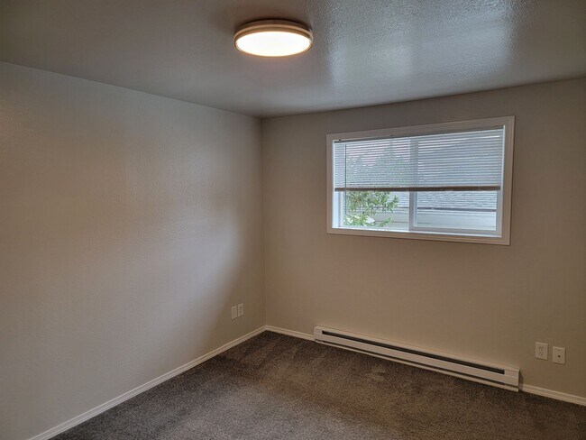 Building Photo - 186-02 Bending