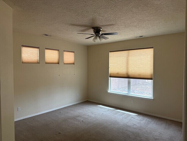 Building Photo - Single Family Home