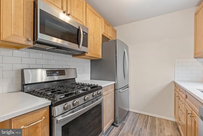 Building Photo - 209 Hillside Ave