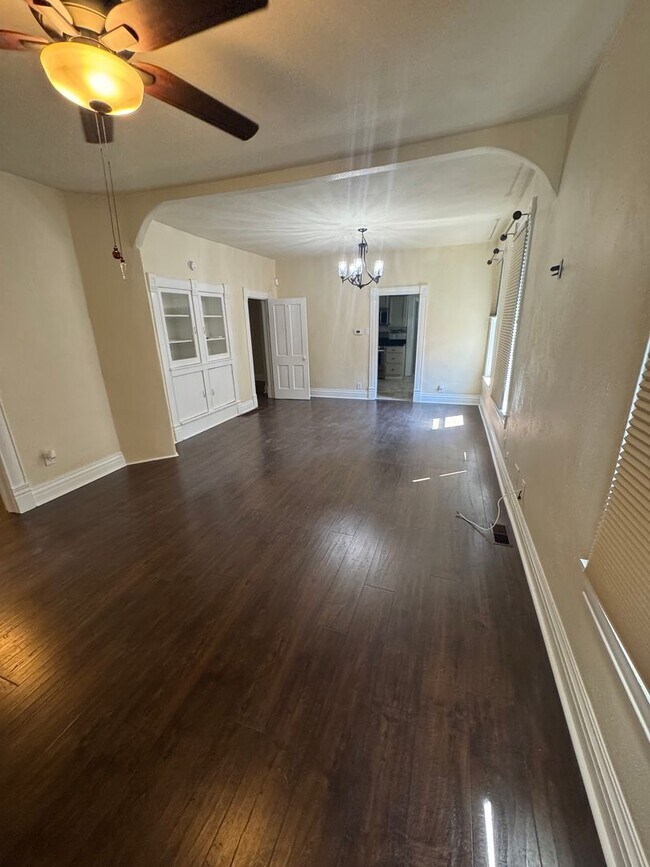 Building Photo - Charming Pet Friendly House 2 Bedroom/1.5 ...
